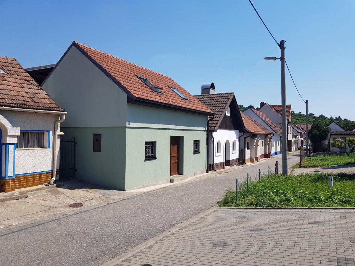 Sklep U Cejku Villa Mutenice Exterior photo