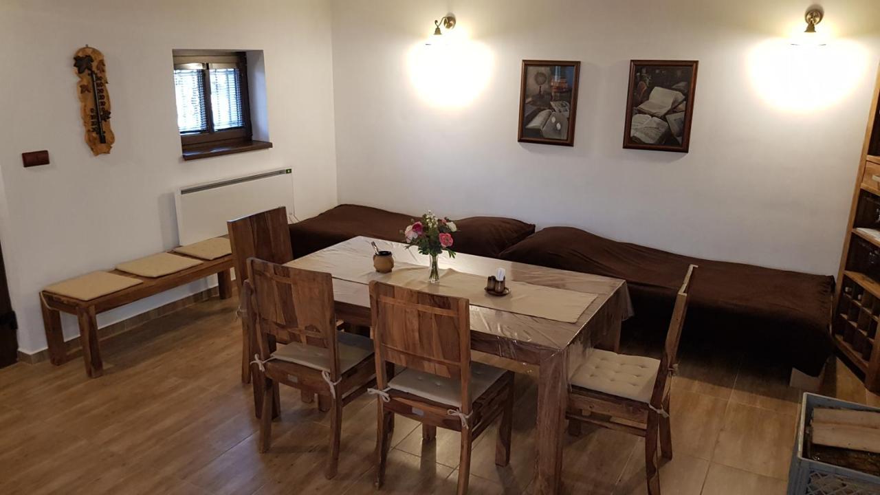 Sklep U Cejku Villa Mutenice Exterior photo